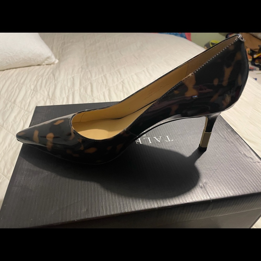 COPY - COPY - Tortoise shell patten heels with gold accent on heel